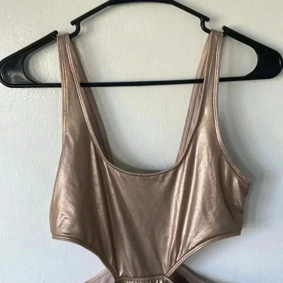 Aerie boho metalic cut out swim suit - Picture 4 of 8